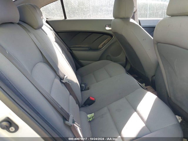 KIA FORTE LX 2017 3KPFK4A7XHE044341 Image 8