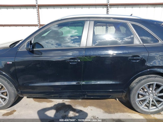 WA1BCCFS8JR031157 Audi Q3 2.0t Premium/2.0t Sport Premium