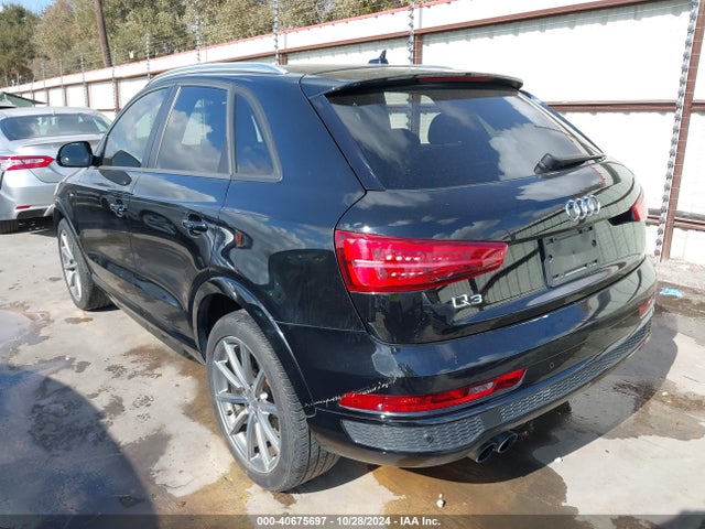 WA1BCCFS8JR031157 Audi Q3 2.0t Premium/2.0t Sport Premium