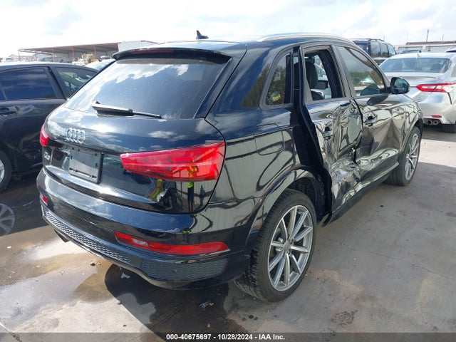 WA1BCCFS8JR031157 Audi Q3 2.0t Premium/2.0t Sport Premium