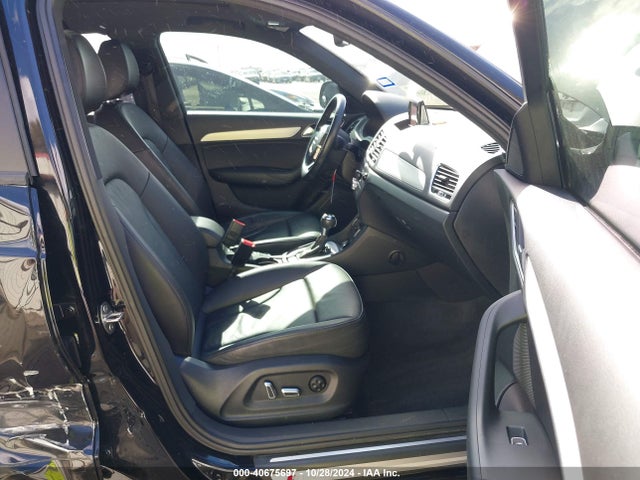 WA1BCCFS8JR031157 Audi Q3 2.0t Premium/2.0t Sport Premium