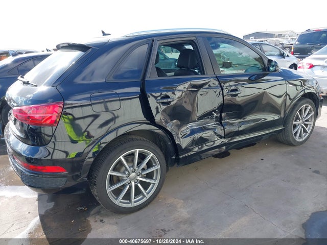 WA1BCCFS8JR031157 Audi Q3 2.0t Premium/2.0t Sport Premium