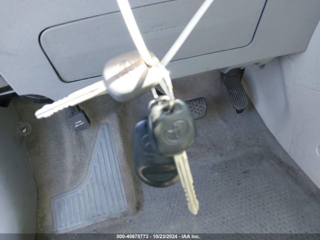 5TDKK3DC4ES492710 Toyota Sienna Le V6 8 Passenger