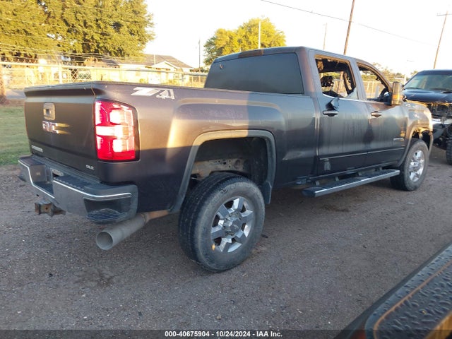 1GT12YE8XFF677008 GMC Sierra 2500hd Sle