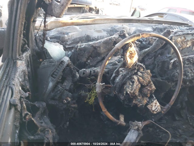 1GT12YE8XFF677008 GMC Sierra 2500hd Sle
