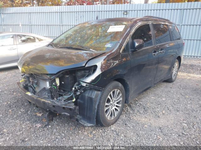 5TDYZ3DC6KS019800 Toyota Sienna Xle 8 Passenger