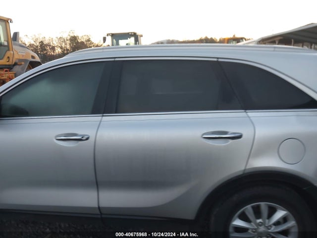 KIA Sorento 3.3l Lx 2018 5XYPG4A59JG375604 Image 14
