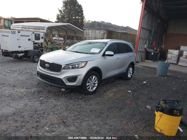 KIA Sorento 3.3l Lx 2018 5XYPG4A59JG375604 Image 2