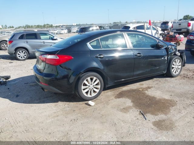 KNAFX4A8XE5053216 KIA FORTE EX
