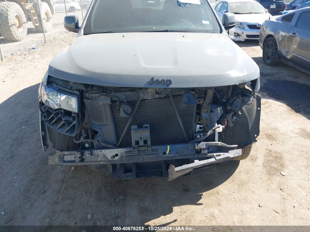 1C4RJEAG2NC128131 Jeep Grand Cherokee Wk Laredo X 4x2