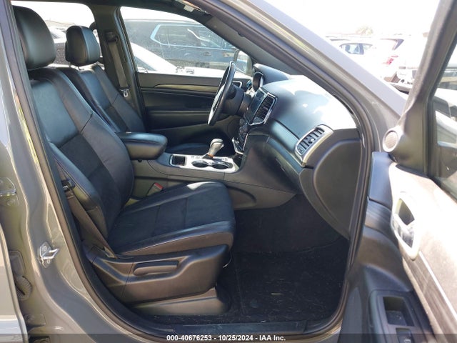 1C4RJEAG2NC128131 Jeep Grand Cherokee Wk Laredo X 4x2