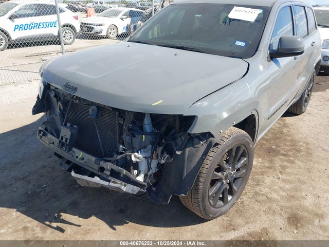 1C4RJEAG2NC128131 Jeep Grand Cherokee Wk Laredo X 4x2