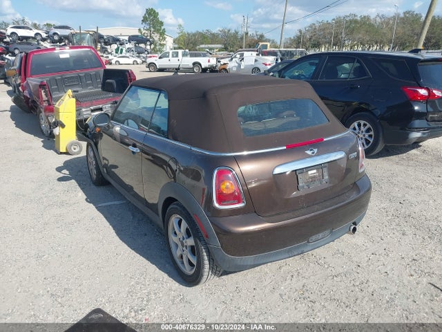 2010 MINI COOPER WMWMR3C59ATU96901 Photo 2