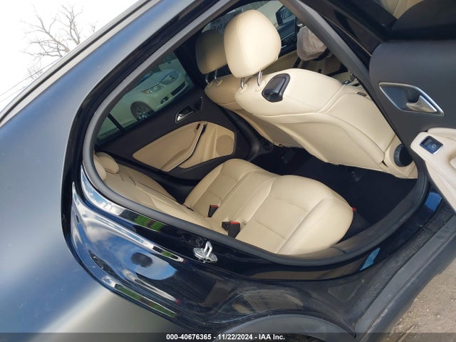 WDCTG4EB5GJ208044 Mercedes-Benz GLA 250