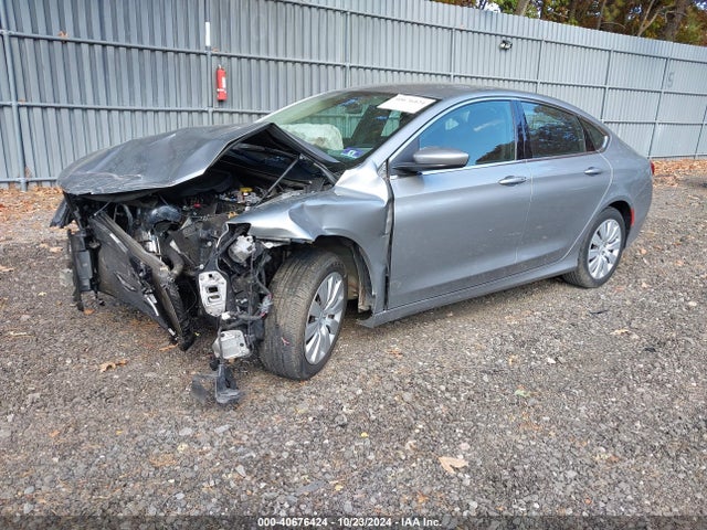 Chrysler 200 LX 2015 1C3CCCFB3FN564319 Image 2