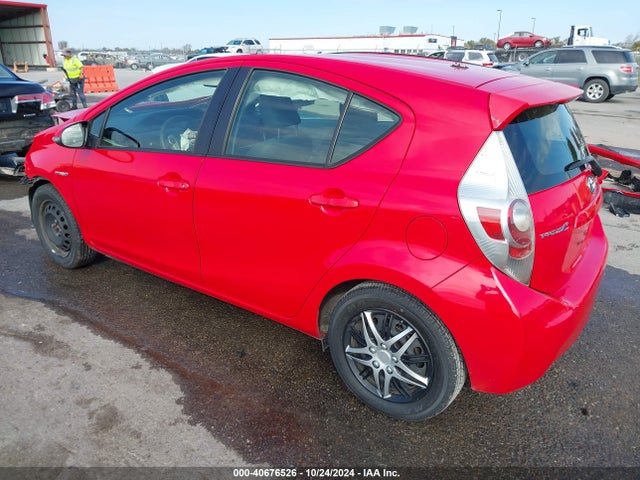 JTDKDTB32E1563073 Toyota Prius C Two