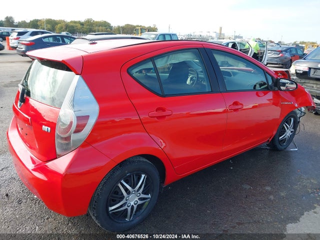 JTDKDTB32E1563073 Toyota Prius C Two