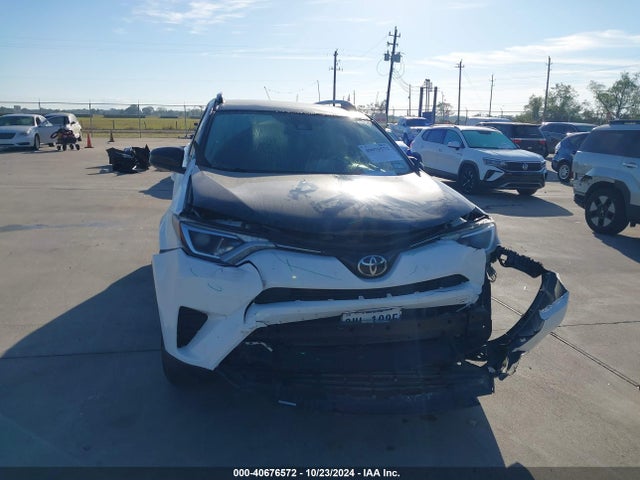 Toyota RAV4 LE 2018 JTMBFREV1JJ215382 Image 12