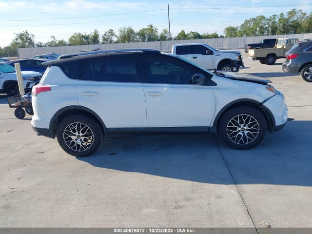Toyota RAV4 LE 2018 JTMBFREV1JJ215382 Image 13