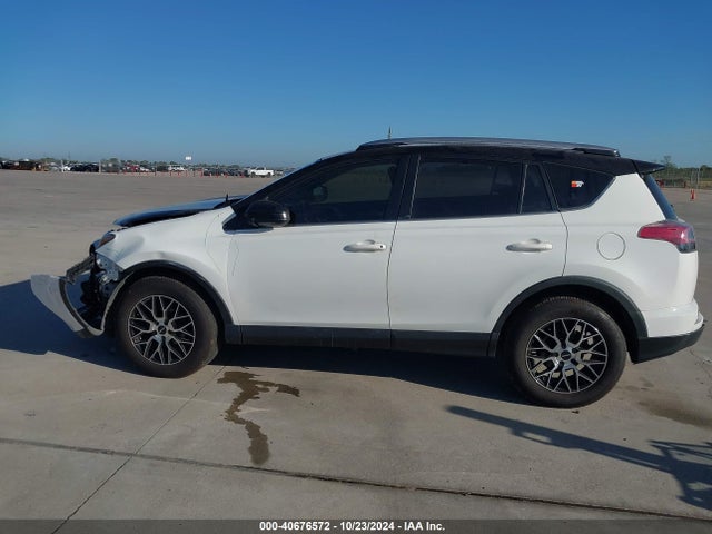 Toyota RAV4 LE 2018 JTMBFREV1JJ215382 Image 14