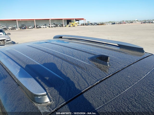 Toyota RAV4 LE 2018 JTMBFREV1JJ215382 Image 17