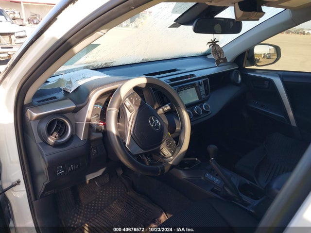 Toyota RAV4 LE 2018 JTMBFREV1JJ215382 Image 21