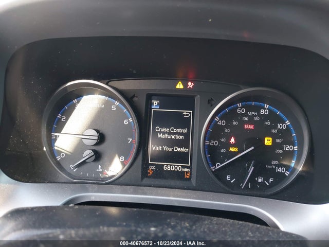 Toyota RAV4 LE 2018 JTMBFREV1JJ215382 Image 7