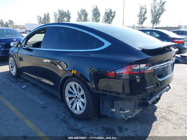 2016 TESLA MODEL X 5YJXCBE46GF000867 Photo 2
