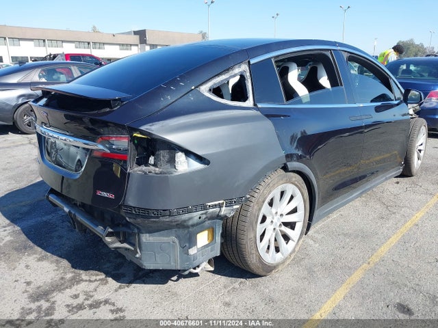 2016 TESLA MODEL X 5YJXCBE46GF000867 Photo 3