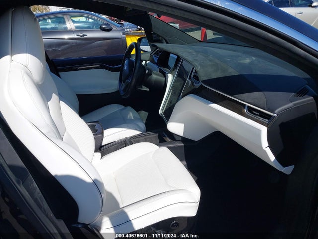 2016 TESLA MODEL X 5YJXCBE46GF000867 Photo 4