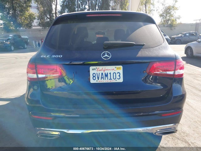 WDC0G4JB5KF603586 Mercedes-Benz GLC 300