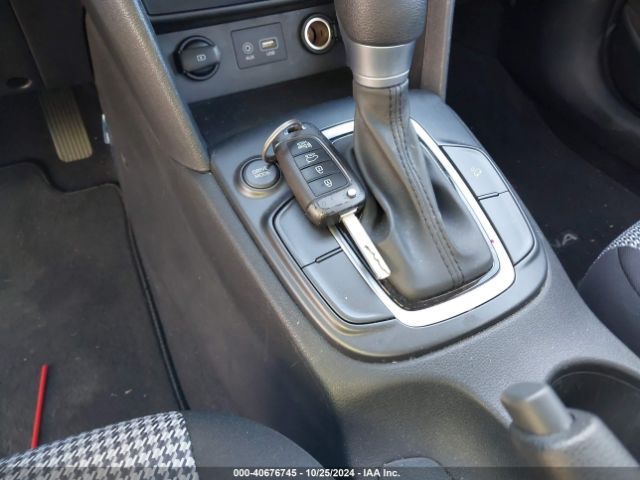 KM8K12AAXMU663580 Hyundai Kona Se