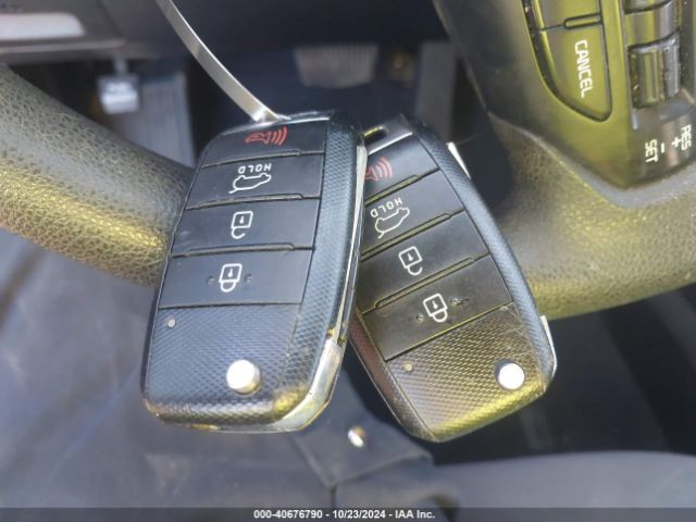 5XYPG4A55GG163159 KIA Sorento 3.3l Lx