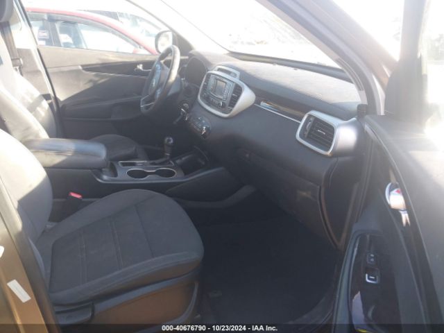 5XYPG4A55GG163159 KIA Sorento 3.3l Lx