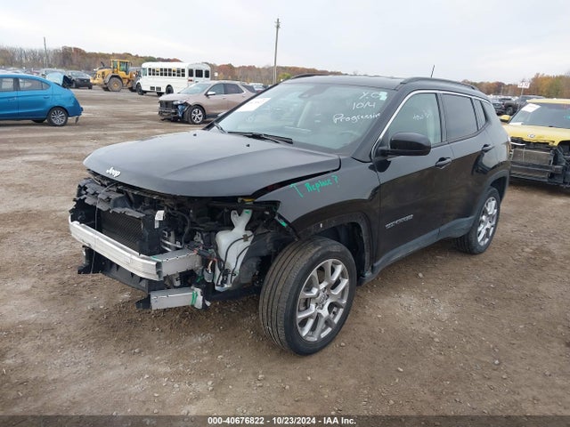 Jeep Compass Latitude Lux 4x4 2022 3C4NJDFB8NT236196 Image 2
