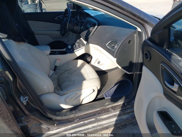 Chrysler 200 Limited 2015 1C3CCCAB8FN595041 Image 5