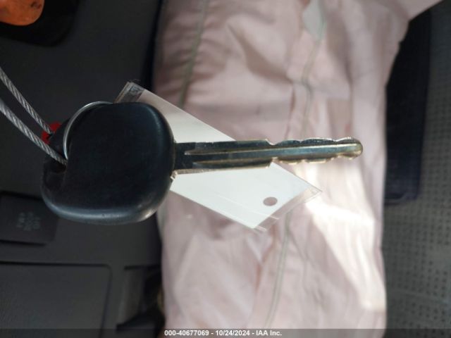 5TDKK3DC7FS586761 Toyota Sienna Le 8 Passenger