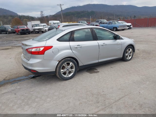 Ford FOCUS SE 2014 1FADP3F2XEL334491 Image 4