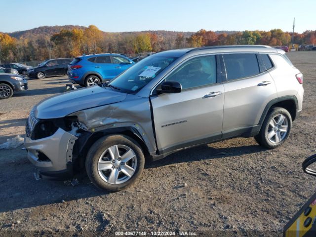 3C4NJDBB9NT104439 Jeep Compass Latitude 4x4