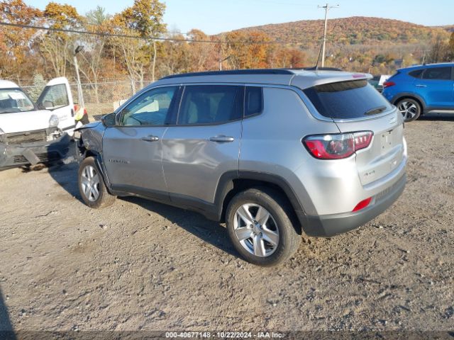 3C4NJDBB9NT104439 Jeep Compass Latitude 4x4