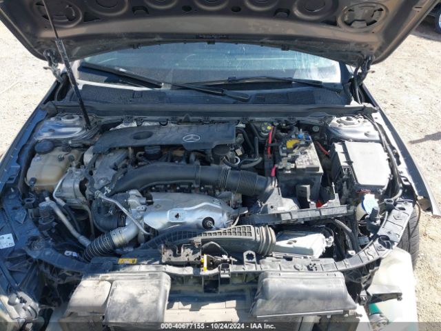 WDD3G4EB2KW007029 Mercedes-Benz A 220