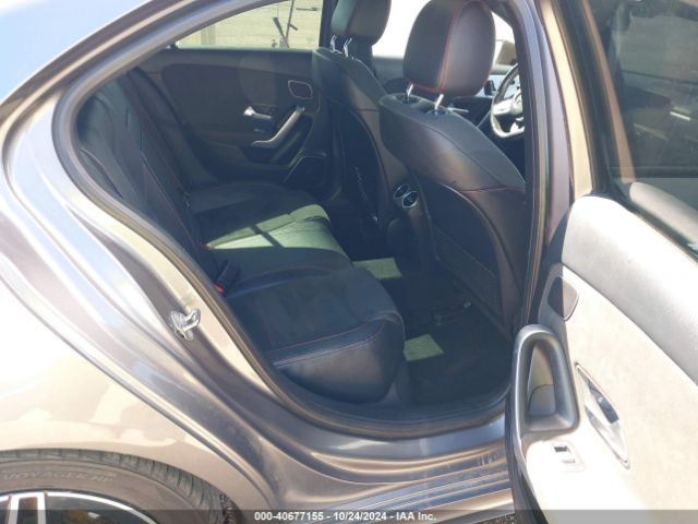 WDD3G4EB2KW007029 Mercedes-Benz A 220