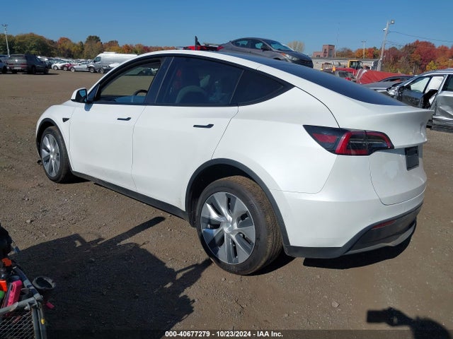 2022 TESLA MODEL Y 7SAYGDEE9NF310377 Photo 2
