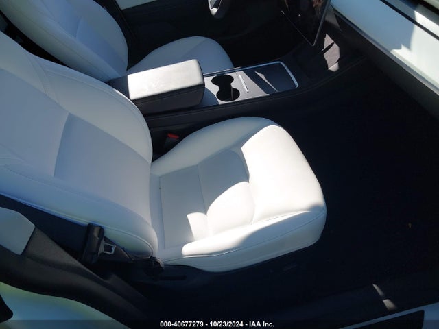 2022 TESLA MODEL Y 7SAYGDEE9NF310377 Photo 4