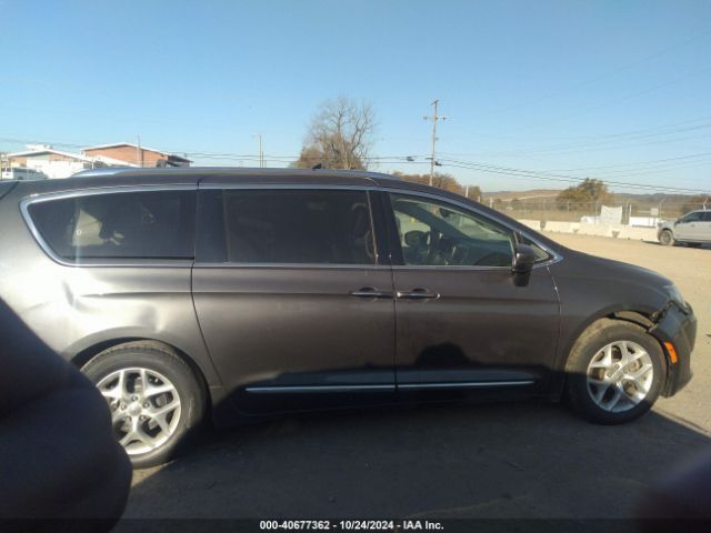 2C4RC1BG5JR247889 Chrysler Pacifica Touring L