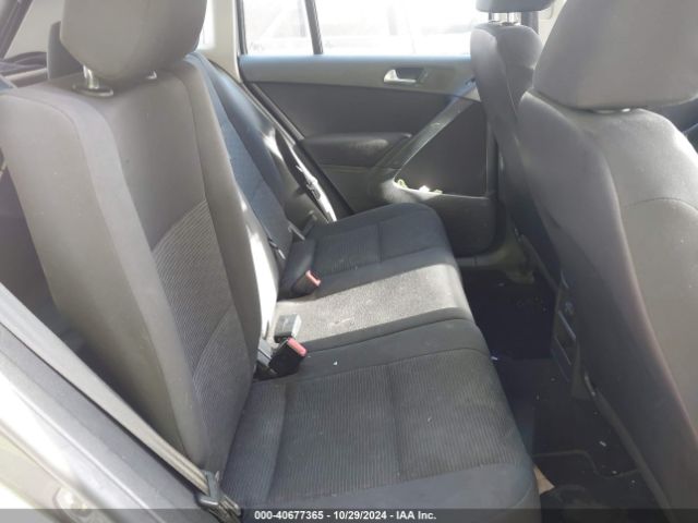 WVGAV7AX7FW592413 Volkswagen TIGUAN S