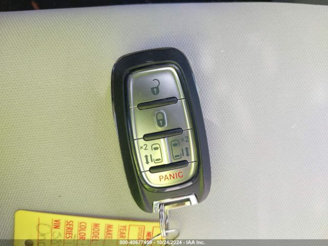 2C4RC1DGXHR587420 Chrysler Pacifica Touring
