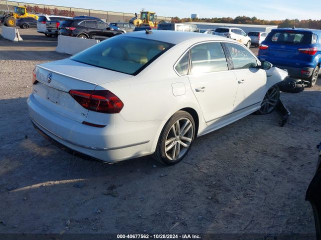 1VWDT7A30HC027913 Volkswagen Passat 1.8t R-line