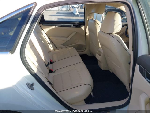 1VWDT7A30HC027913 Volkswagen Passat 1.8t R-line