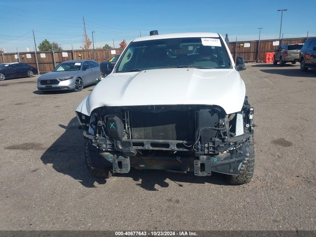1C6RR7KTXJS288460 RAM 1500 Tradesman  4x4 5'7 Box